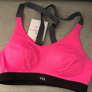 NEW Victoria’s Secret padded sports bra